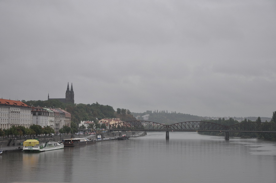 Прага Влтава дождь