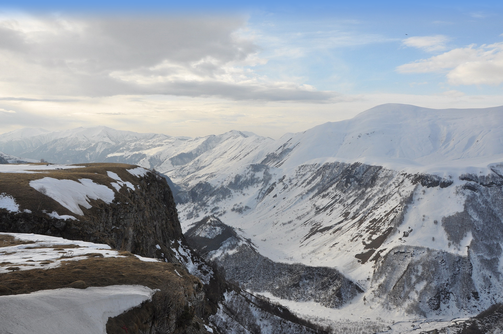 кавказские горы ущелье