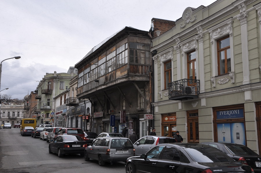 улица в тбилиси