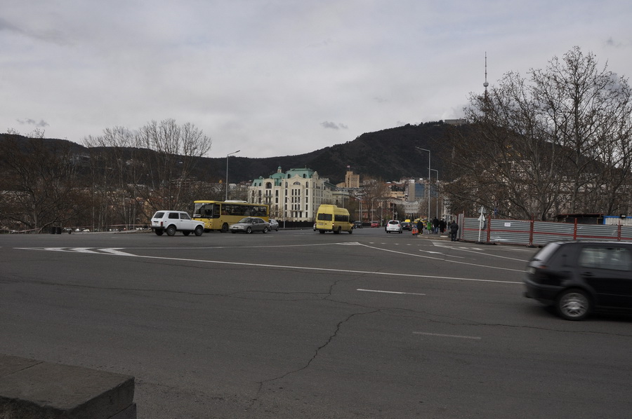 въезд на мост Бараташвили Тбилиси