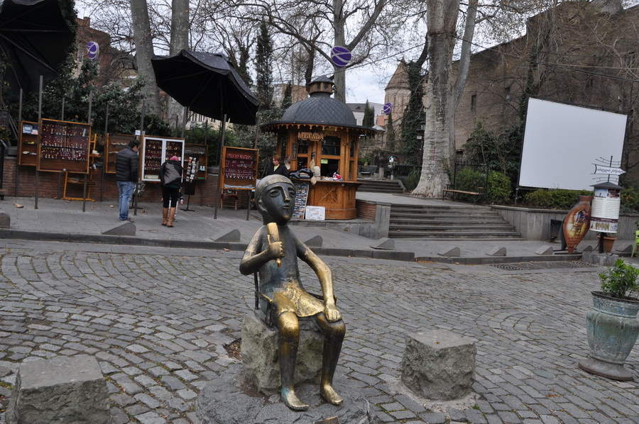 тбилиси скульптура тамада