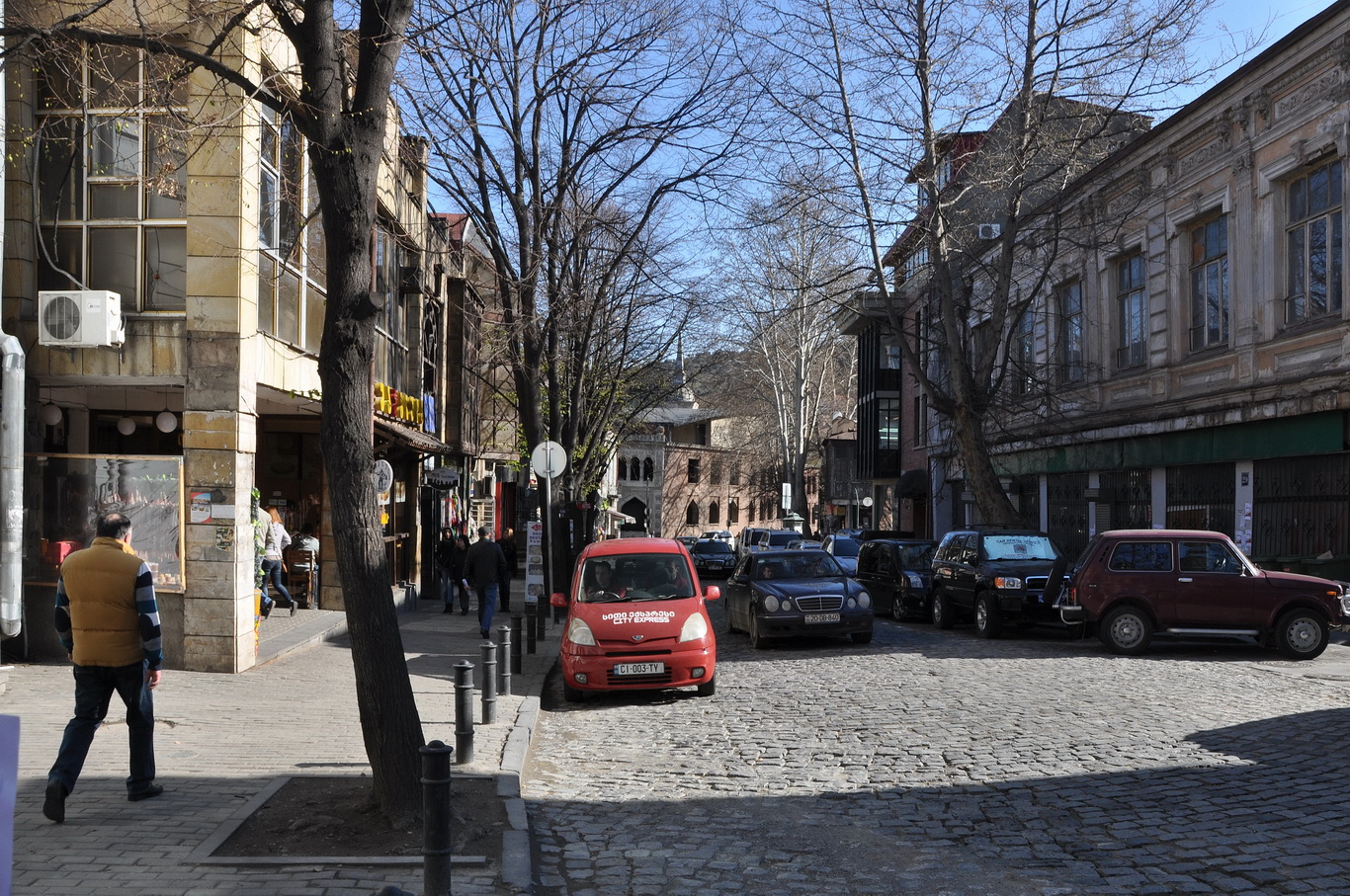 главная улица Старого города в тбилиси