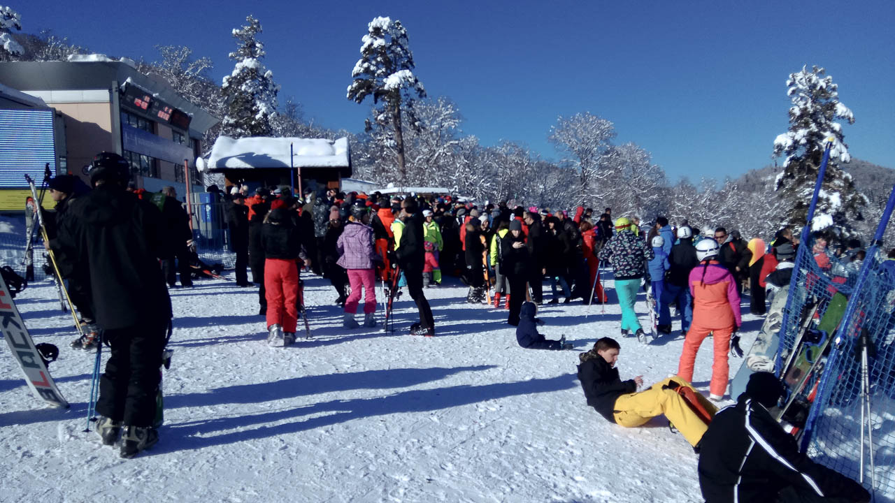 Дидвели. Толпа у кассы