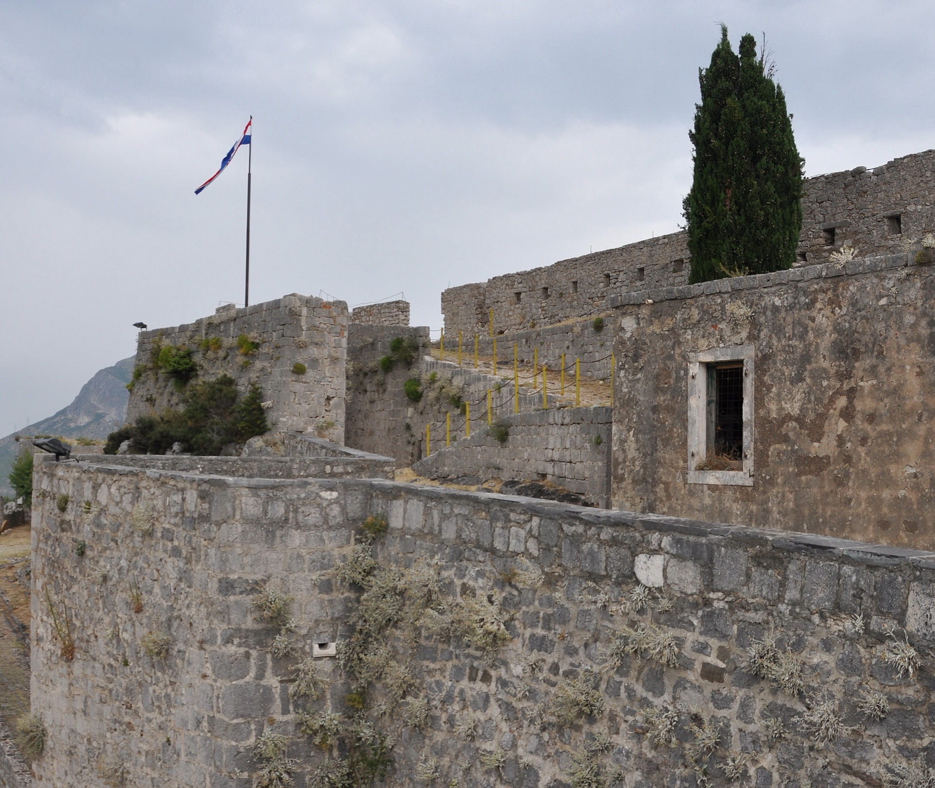 артиллерийские казармы крепость клис