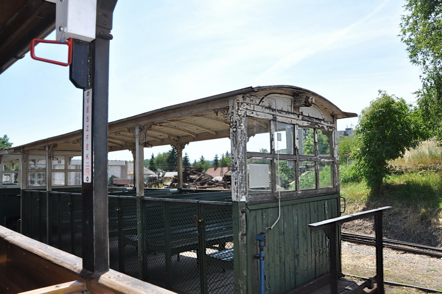 Старый вагон Мишкольской железной дороги