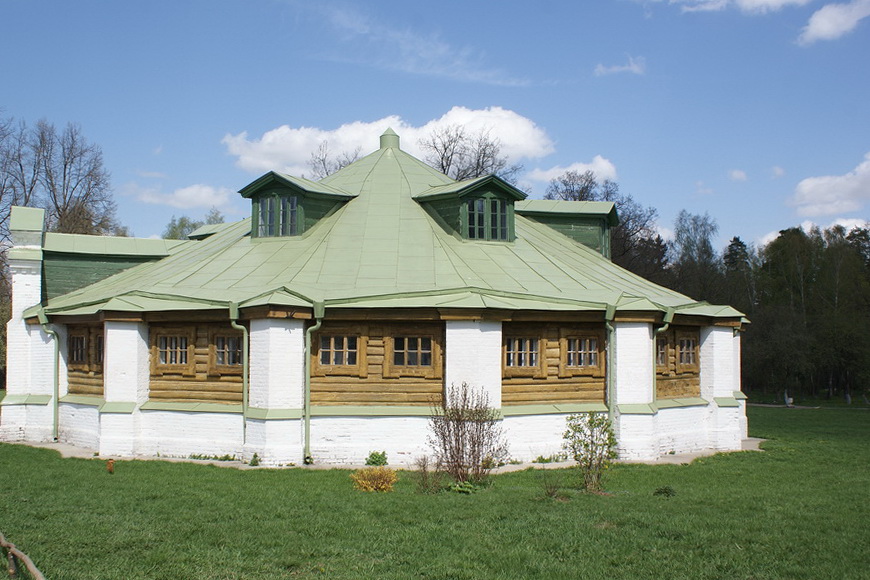 Середниково манеж