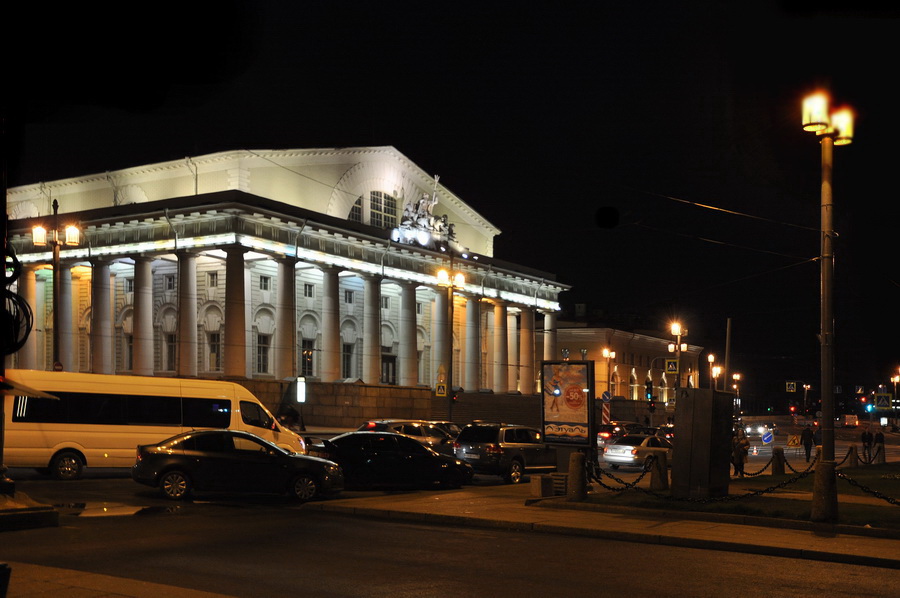 Ростральная колонна Санкт-Петербург